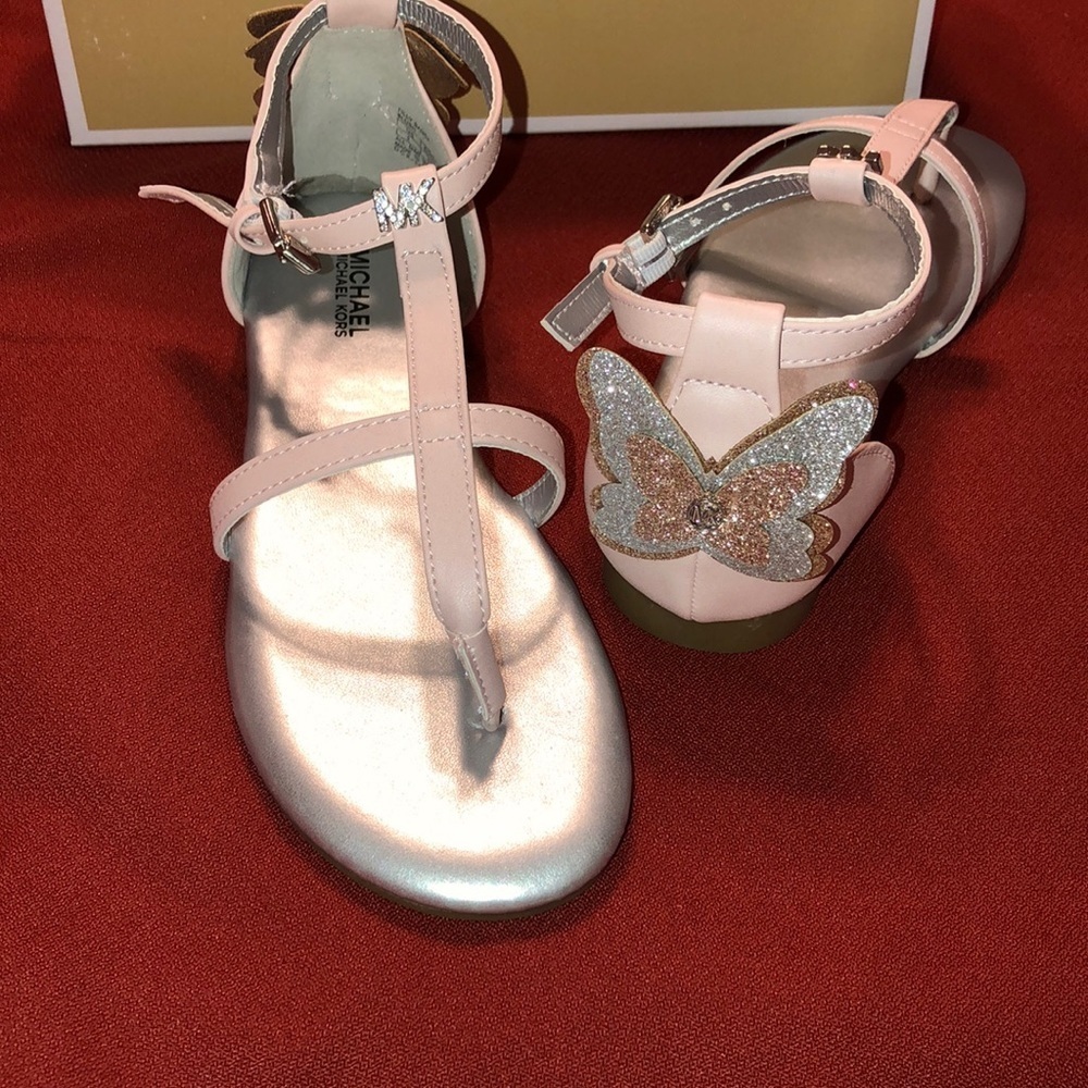 MICHAEL Michael Kors NWT size 2 Beautiful sandels